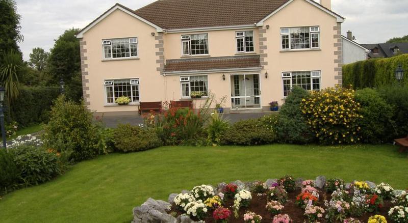 Riverwalk House B&B Oughterard Exteriör bild