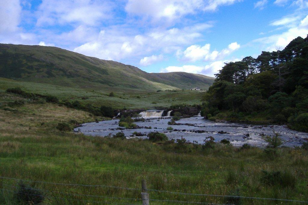 Riverwalk House B&B Oughterard Exteriör bild