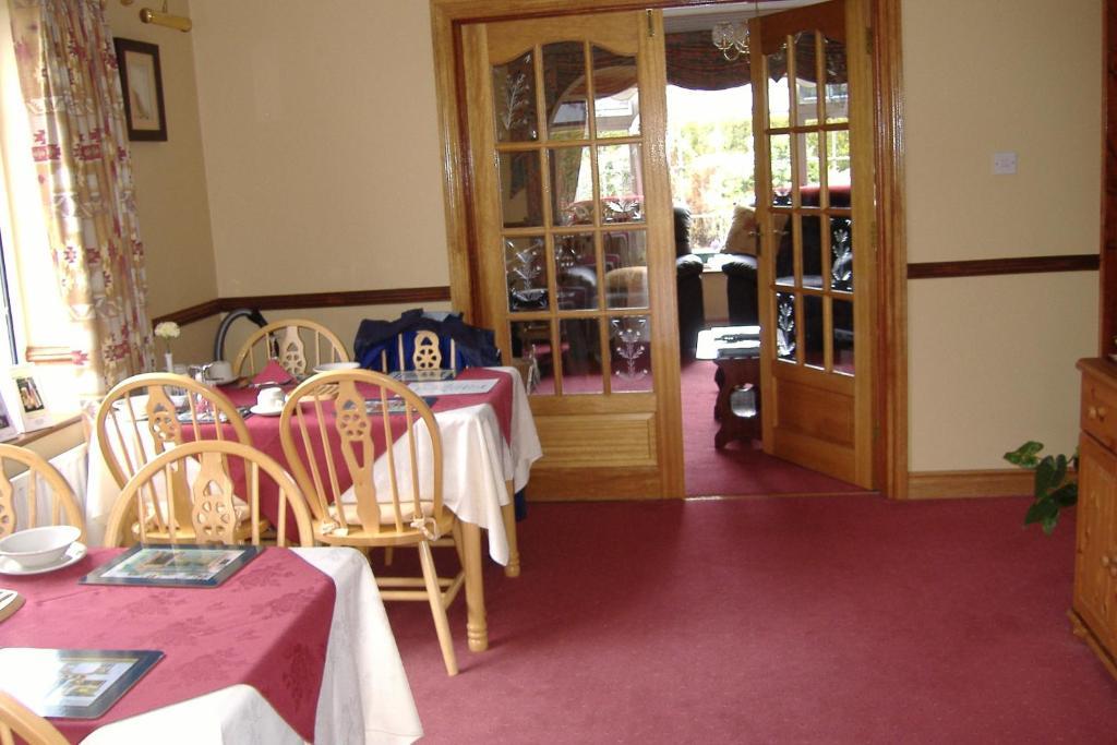 Riverwalk House B&B Oughterard Exteriör bild